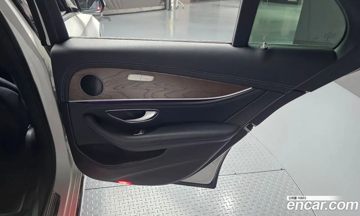Mercedes-Benz E-Class 2019 1.9 автомат (гидро), фото 15