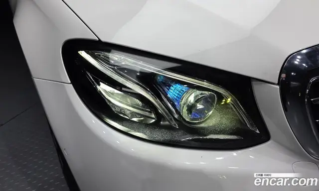Mercedes-Benz E-Class 2019 1.9 автомат (гидро), миниатюра 8