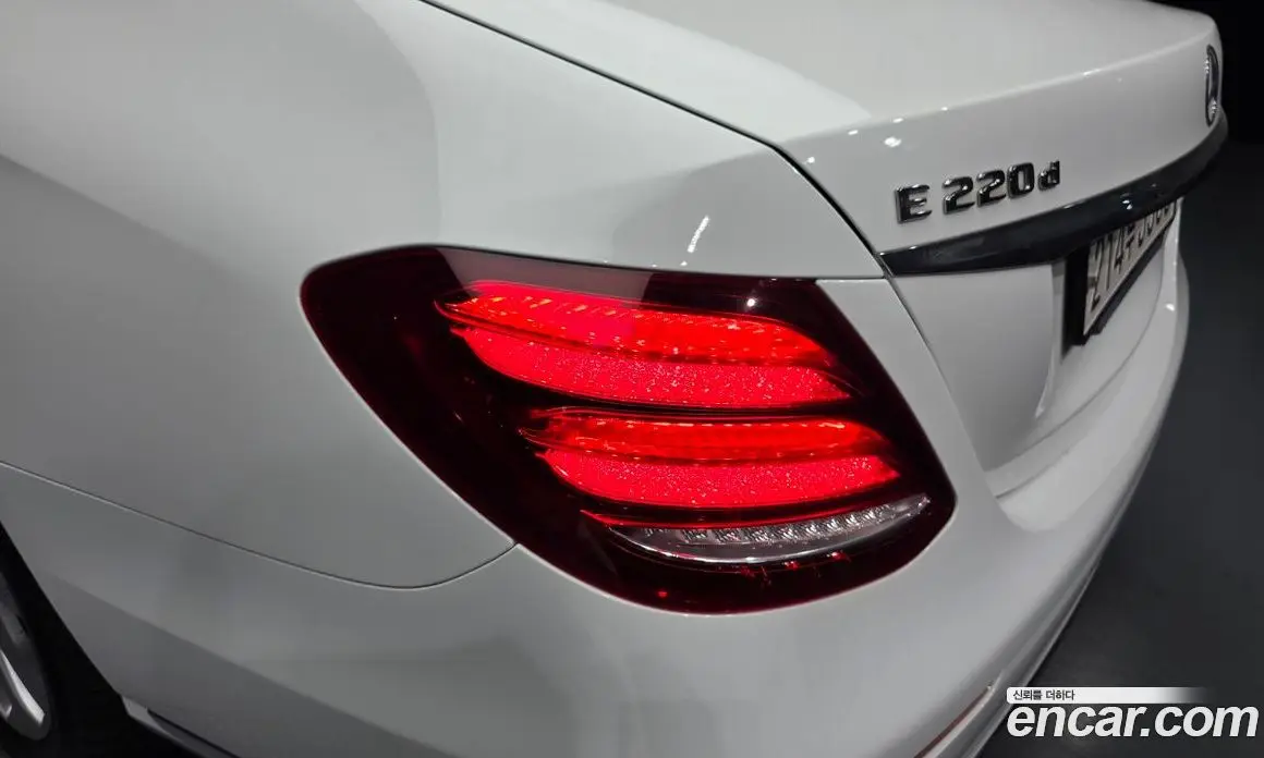 Mercedes-Benz E-Class 2019 1.9 автомат (гидро), фото 9