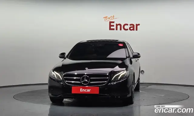 Mercedes-Benz E-Class 2020 2.0 автомат (гидро), миниатюра 3