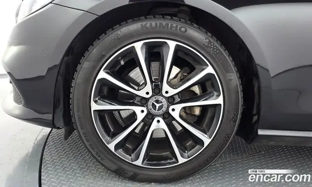 Mercedes-Benz E-Class 2020 2.0 автомат (гидро), миниатюра 5