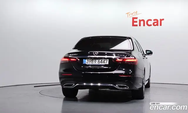 Mercedes-Benz E-Class 2021 1.9 автомат (гидро), миниатюра 4
