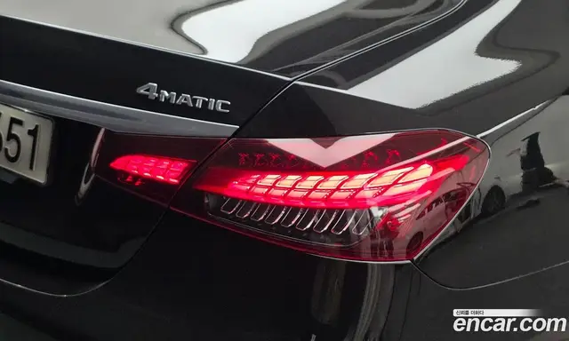 Mercedes-Benz E-Class 2022 1.9 автомат (гидро), миниатюра 9