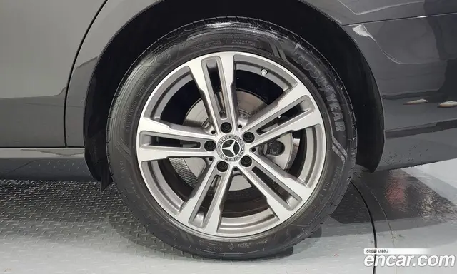 Mercedes-Benz E-Class 2023 2.0 автомат (гидро), миниатюра 7 Mercedes-Benz E-Class 2023 2.0 автомат (гидро), миниатюра 7