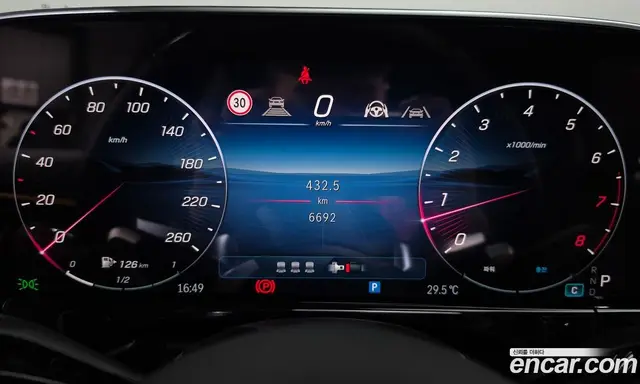 Mercedes-Benz E-Class 2025 2.0 автомат (гидро), миниатюра 11
