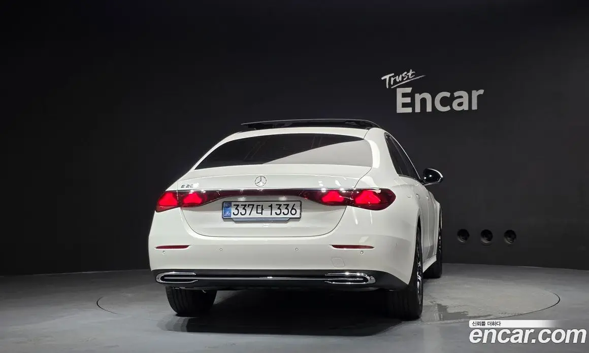 Mercedes-Benz E-Class 2026 2.0 автомат (гидро), фото 4