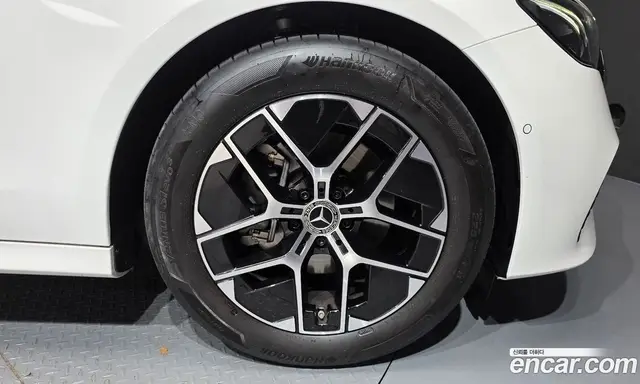 Mercedes-Benz E-Class 2026 2.0 автомат (гидро), миниатюра 7