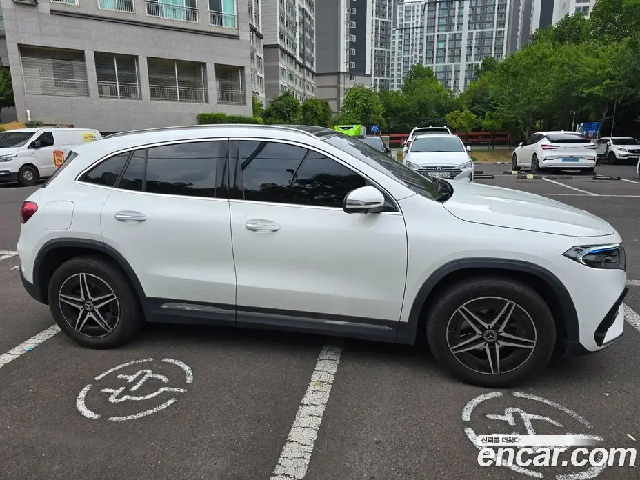 Mercedes-Benz EQA 2023 0.2 автомат (гидро), фото 3