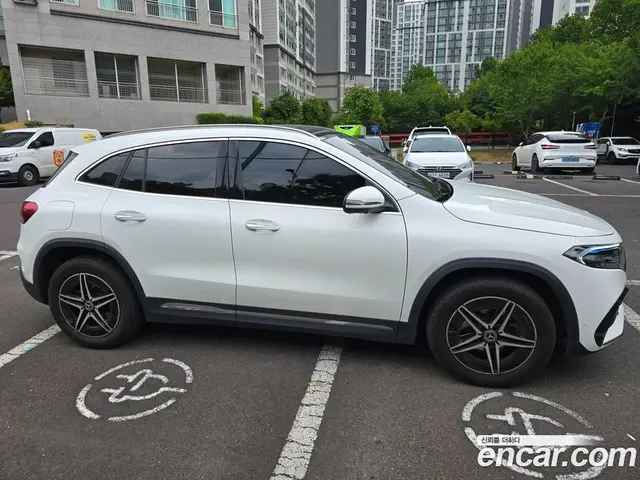 Mercedes-Benz EQA 2023 0.2 автомат (гидро), миниатюра 3