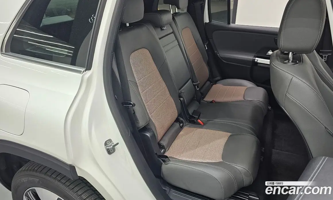 Mercedes-Benz EQB 2024 0.2 автомат (гидро), фото 17