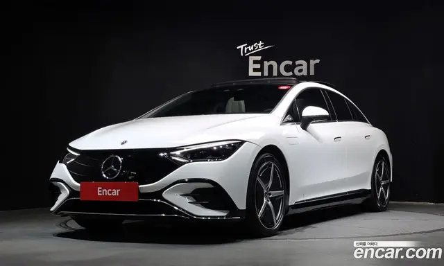Mercedes-Benz EQE, 2023, 61 392 км