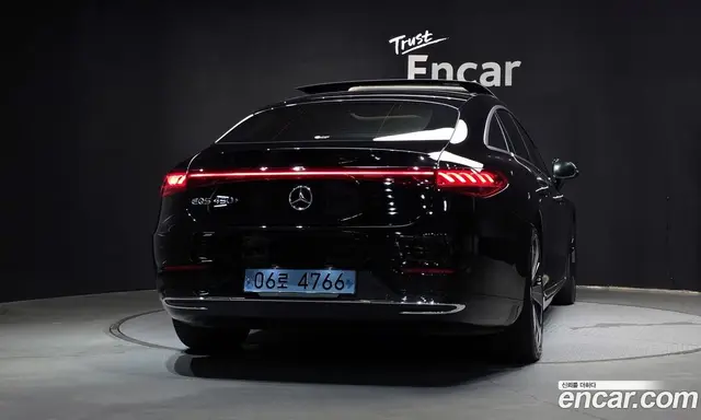 Mercedes-Benz EQS 2023 0.3 автомат (гидро), миниатюра 4