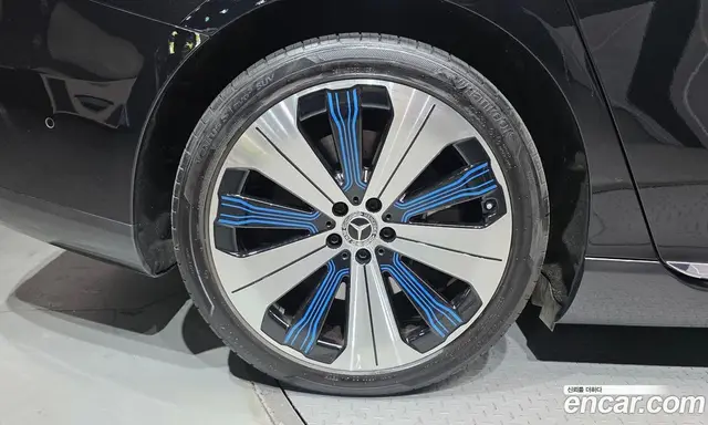 Mercedes-Benz EQS 2023 0.3 автомат (гидро), миниатюра 5
