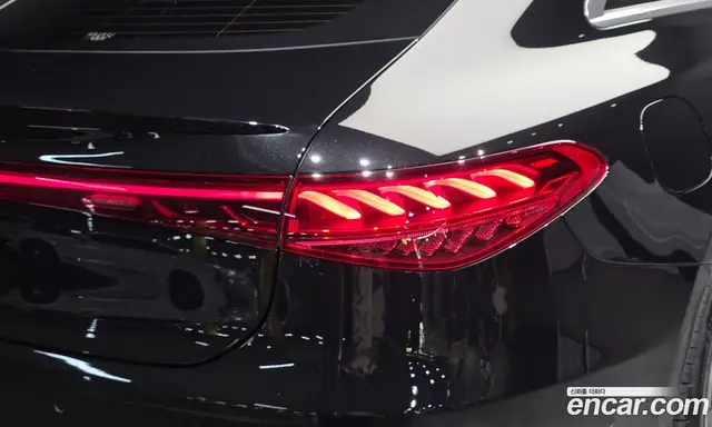 Mercedes-Benz EQS 2023 0.3 автомат (гидро), миниатюра 9