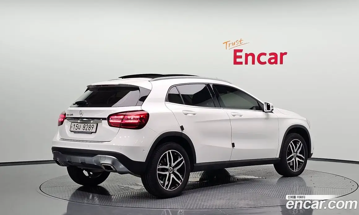 Mercedes-Benz GLA-Class 2019 2.0 автомат (гидро), фото 1 Mercedes-Benz GLA-Class 2019 2.0 автомат (гидро), фото 1