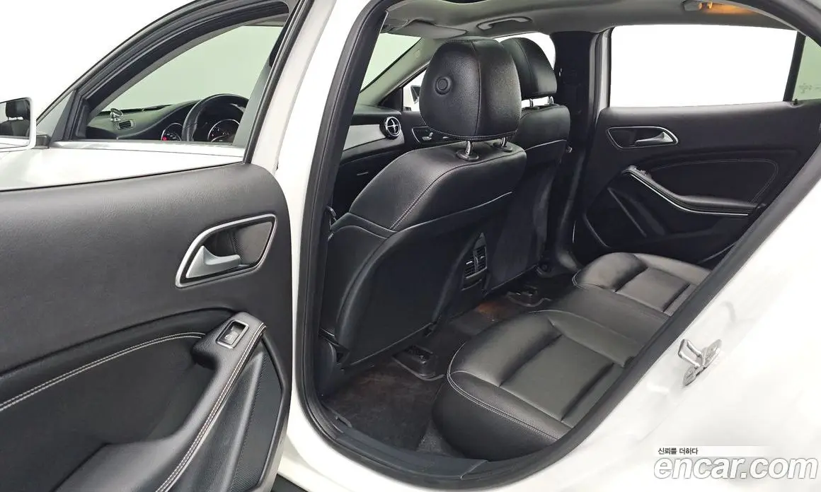 Mercedes-Benz GLA-Class 2019 2.0 автомат (гидро), фото 17 Mercedes-Benz GLA-Class 2019 2.0 автомат (гидро), фото 17