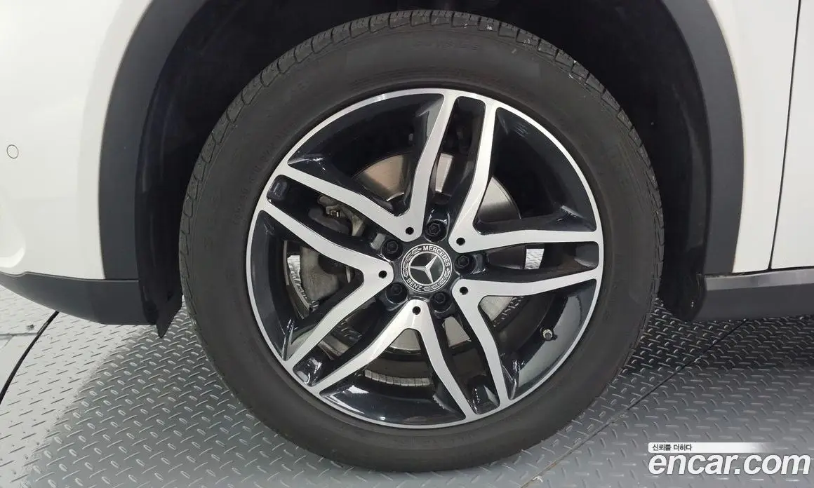 Mercedes-Benz GLA-Class 2019 2.0 автомат (гидро), фото 4 Mercedes-Benz GLA-Class 2019 2.0 автомат (гидро), фото 4