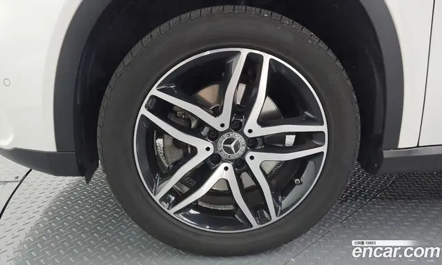 Mercedes-Benz GLA-Class 2019 2.0 автомат (гидро), миниатюра 4 Mercedes-Benz GLA-Class 2019 2.0 автомат (гидро), миниатюра 4