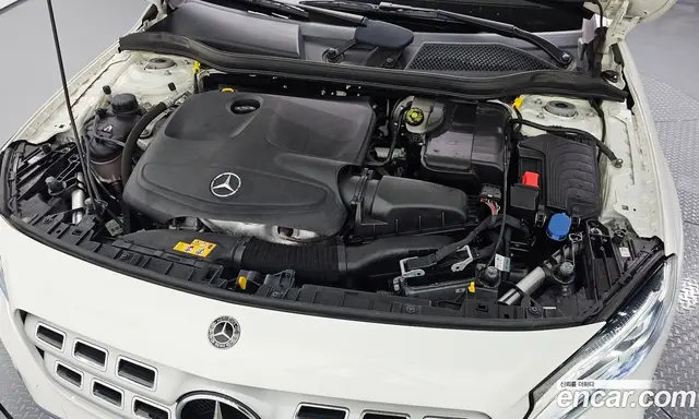 Mercedes-Benz GLA-Class 2019 2.0 автомат (гидро), миниатюра 5 Mercedes-Benz GLA-Class 2019 2.0 автомат (гидро), миниатюра 5