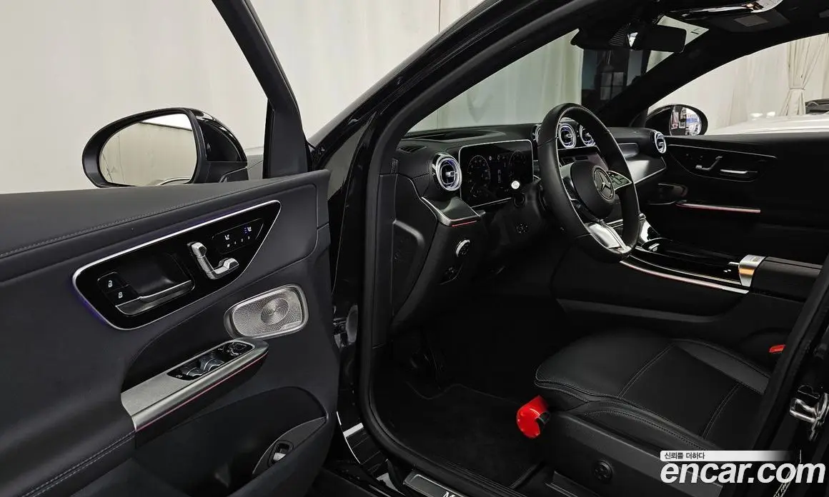 Mercedes-Benz GLC-Class 2025 2.0 автомат (гидро), фото 13 Mercedes-Benz GLC-Class 2025 2.0 автомат (гидро), фото 13