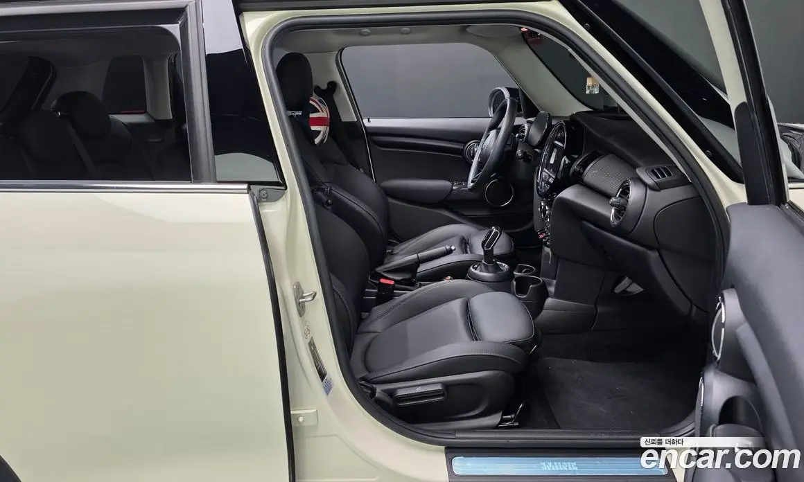 Mini Cooper 2021 1.5 автомат (гидро), фото 16