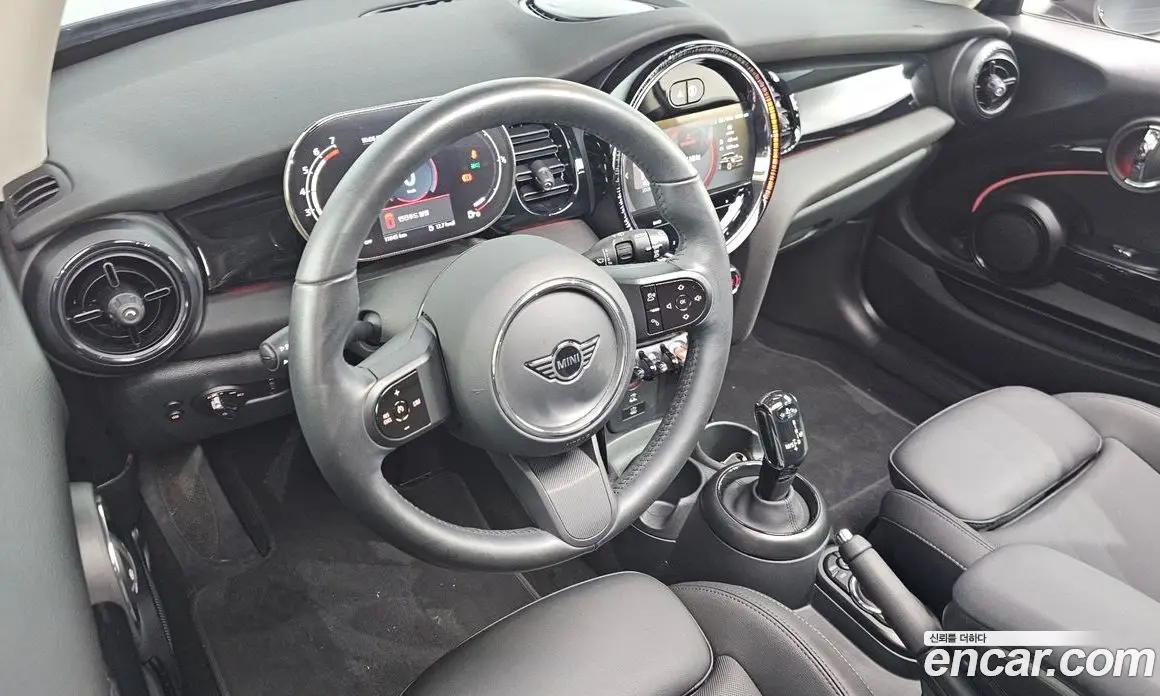 Mini Cooper 2023 1.5 автомат (гидро), фото 13