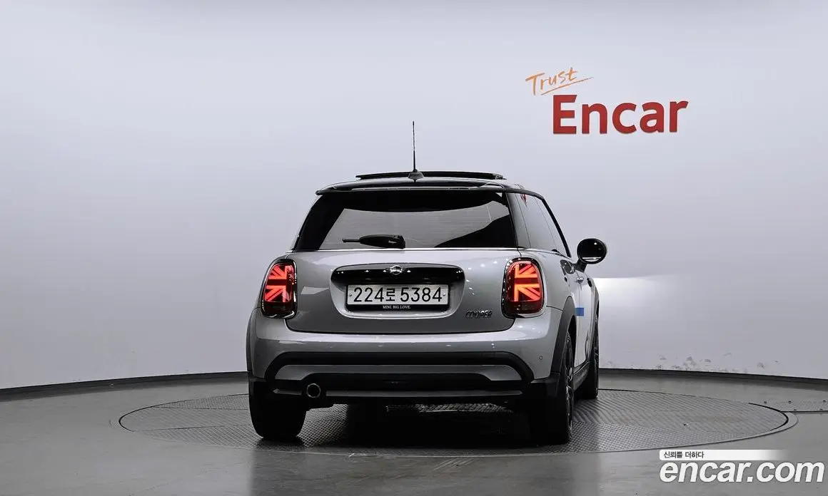 Mini Cooper 2023 1.5 автомат (гидро), фото 4