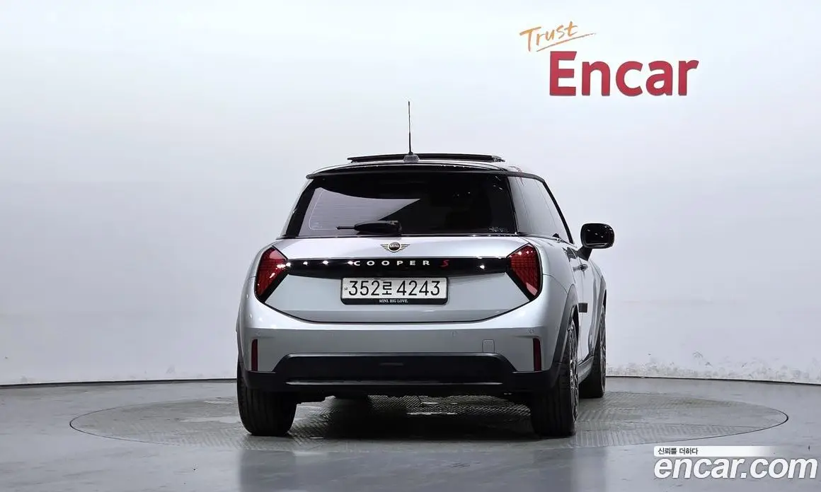 Mini Cooper 2024 2.0 автомат (гидро), фото 4
