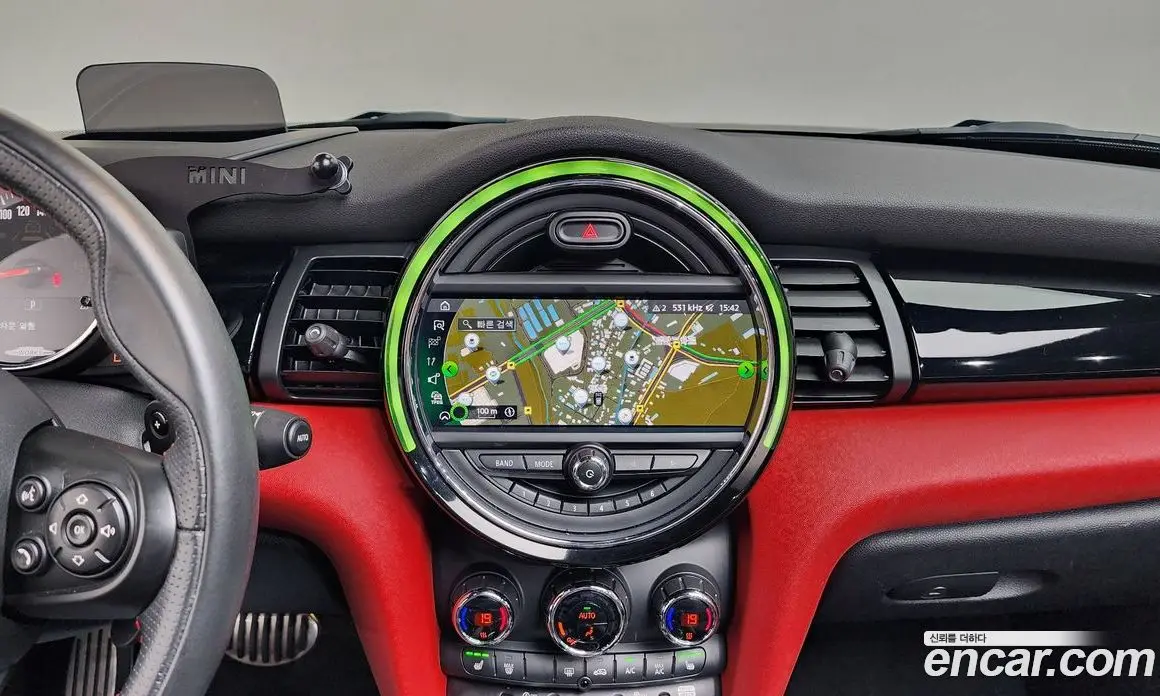 Mini Cooper Convertible 2020 2.0 автомат (гидро), фото 18 Mini Cooper Convertible 2020 2.0 автомат (гидро), фото 18