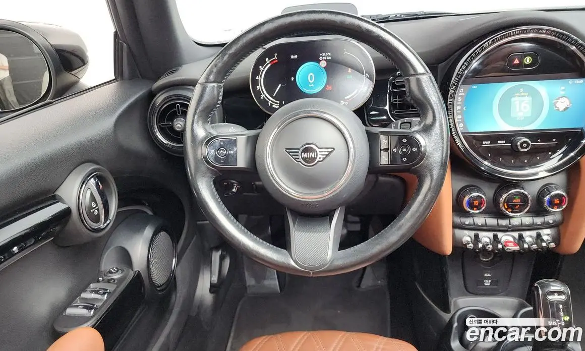 Mini Cooper Convertible 2022 2.0 автомат (гидро), фото 18 Mini Cooper Convertible 2022 2.0 автомат (гидро), фото 18
