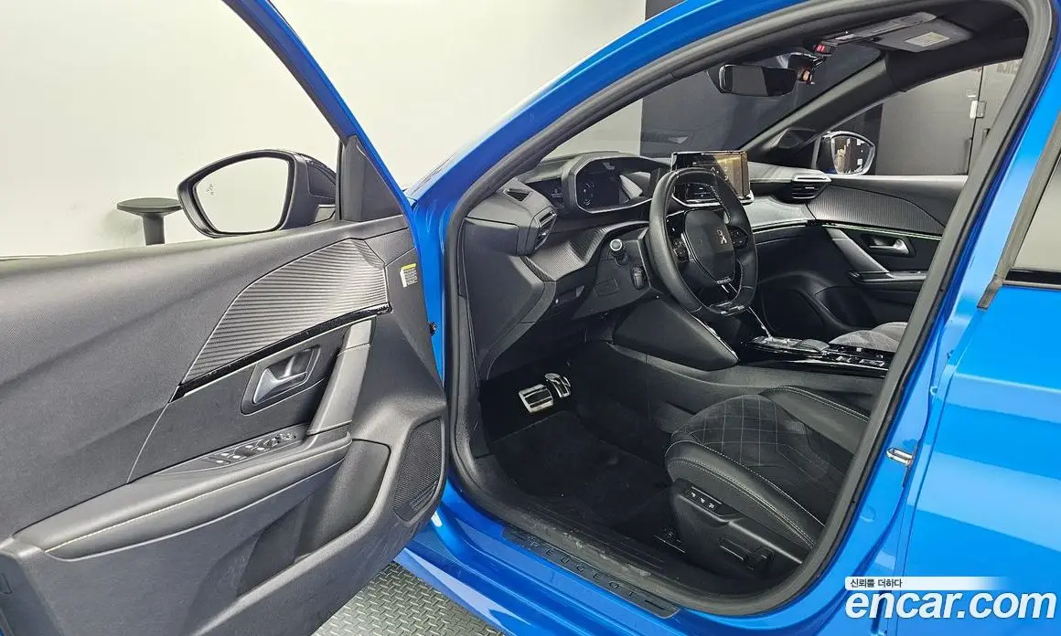 Peugeot 208 2023 0.1 автомат (гидро), фото 13 Peugeot 208 2023 0.1 автомат (гидро), фото 13