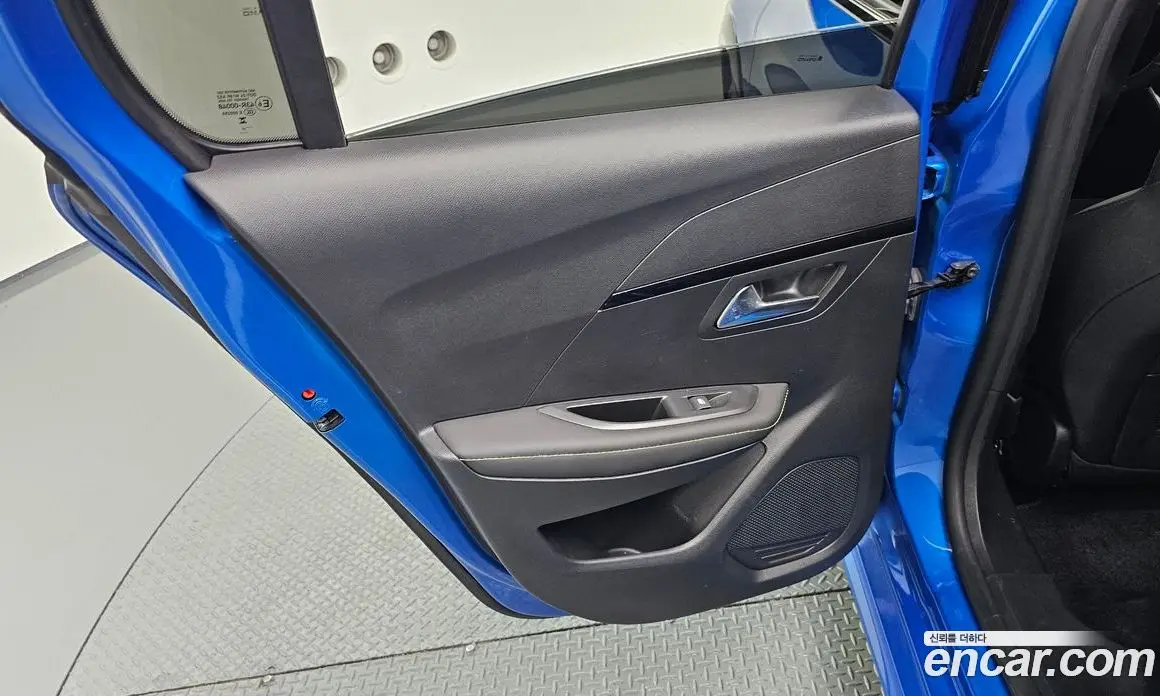 Peugeot 208 2023 0.1 автомат (гидро), фото 15 Peugeot 208 2023 0.1 автомат (гидро), фото 15