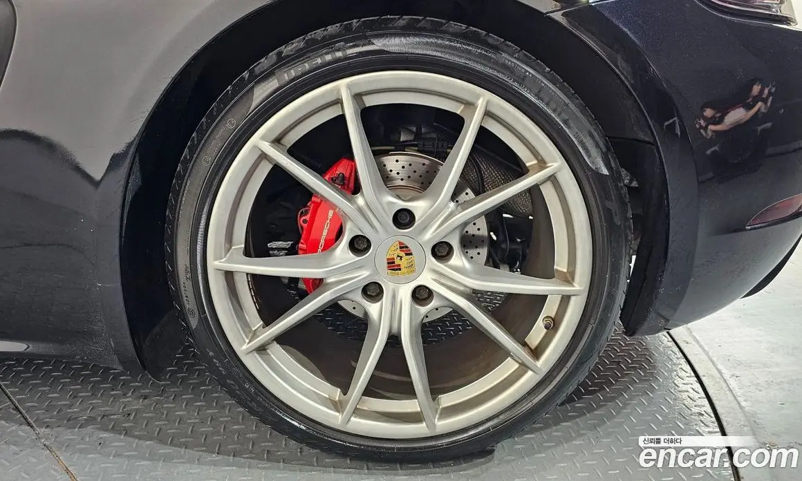 Porsche 718 2017 2.5 автомат (гидро), фото 7 Porsche 718 2017 2.5 автомат (гидро), фото 7