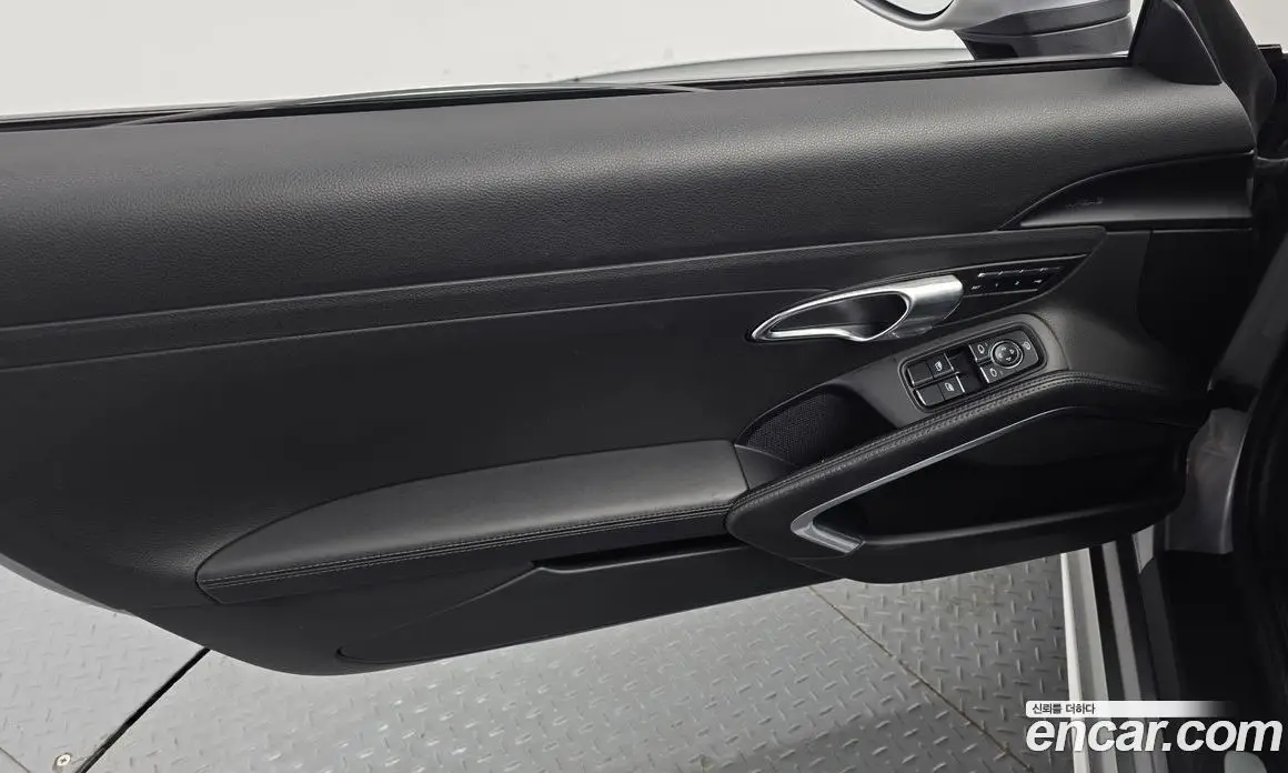 Porsche 718 2018 2.0 автомат (гидро), фото 14 Porsche 718 2018 2.0 автомат (гидро), фото 14