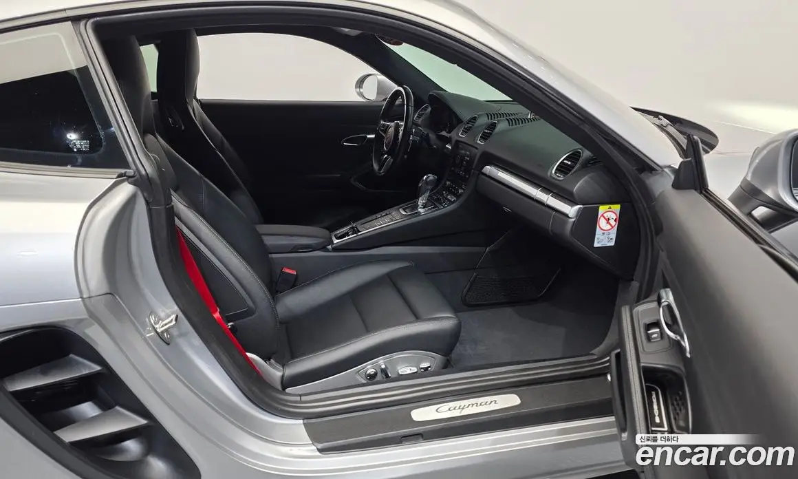 Porsche 718 2018 2.0 автомат (гидро), фото 16 Porsche 718 2018 2.0 автомат (гидро), фото 16