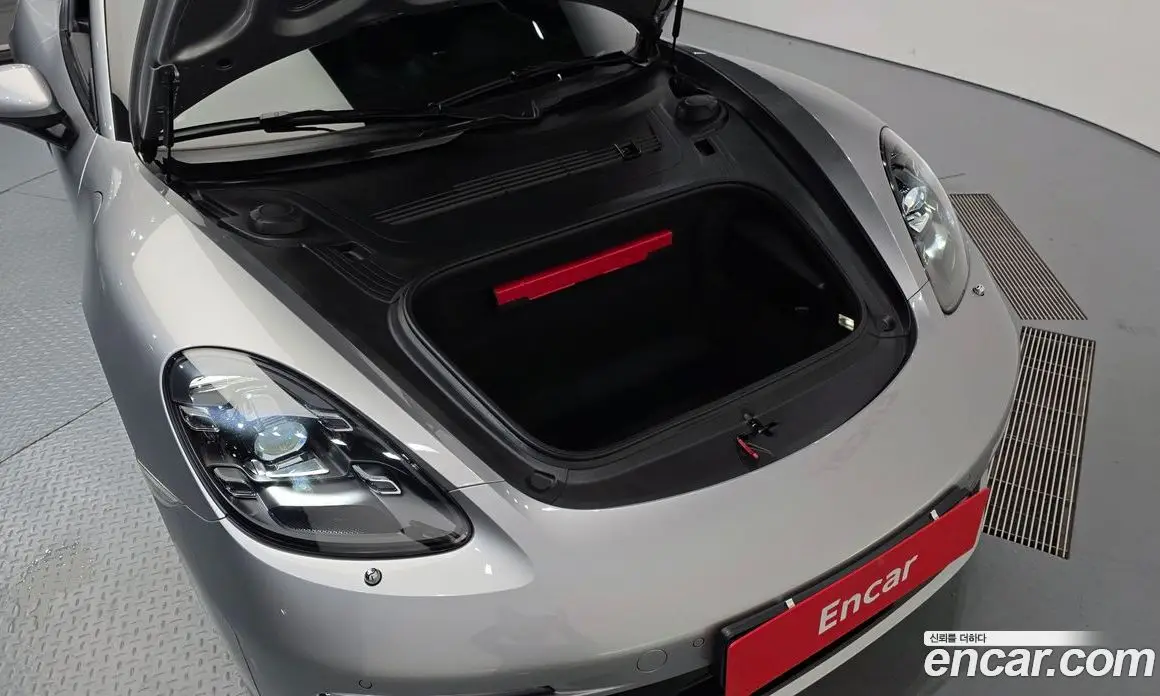Porsche 718 2018 2.0 автомат (гидро), фото 6 Porsche 718 2018 2.0 автомат (гидро), фото 6