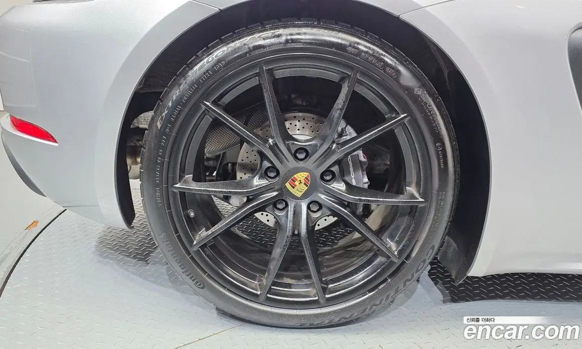 Porsche 718 2018 2.0 автомат (гидро), фото 7 Porsche 718 2018 2.0 автомат (гидро), фото 7