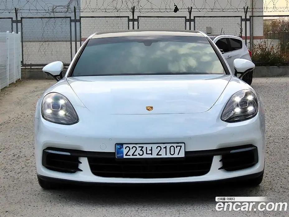 Porsche Panamera 2018 3.0 автомат (гидро), фото 1 Porsche Panamera 2018 3.0 автомат (гидро), фото 1
