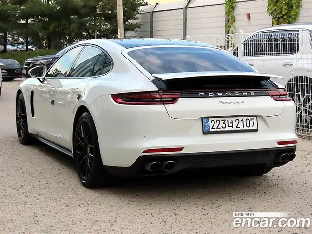 Porsche Panamera 2018 3.0 автомат (гидро), миниатюра 3 Porsche Panamera 2018 3.0 автомат (гидро), миниатюра 3
