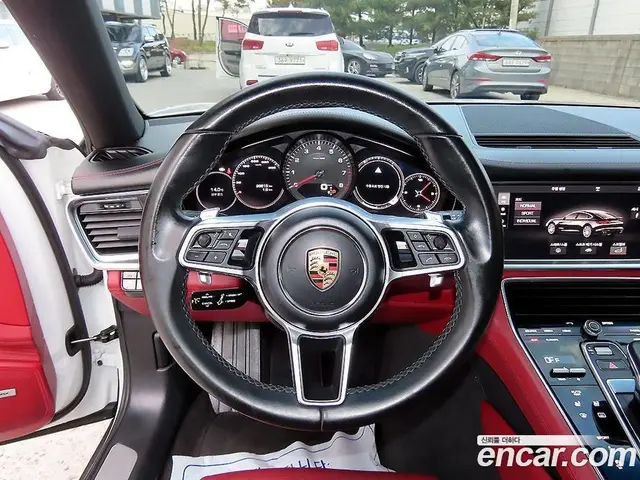 Porsche Panamera 2018 3.0 автомат (гидро), миниатюра 8 Porsche Panamera 2018 3.0 автомат (гидро), миниатюра 8
