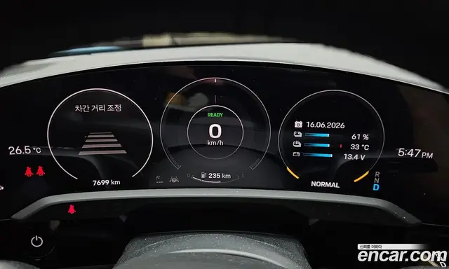 Porsche Taycan 2023 0.1 автомат (гидро), миниатюра 11