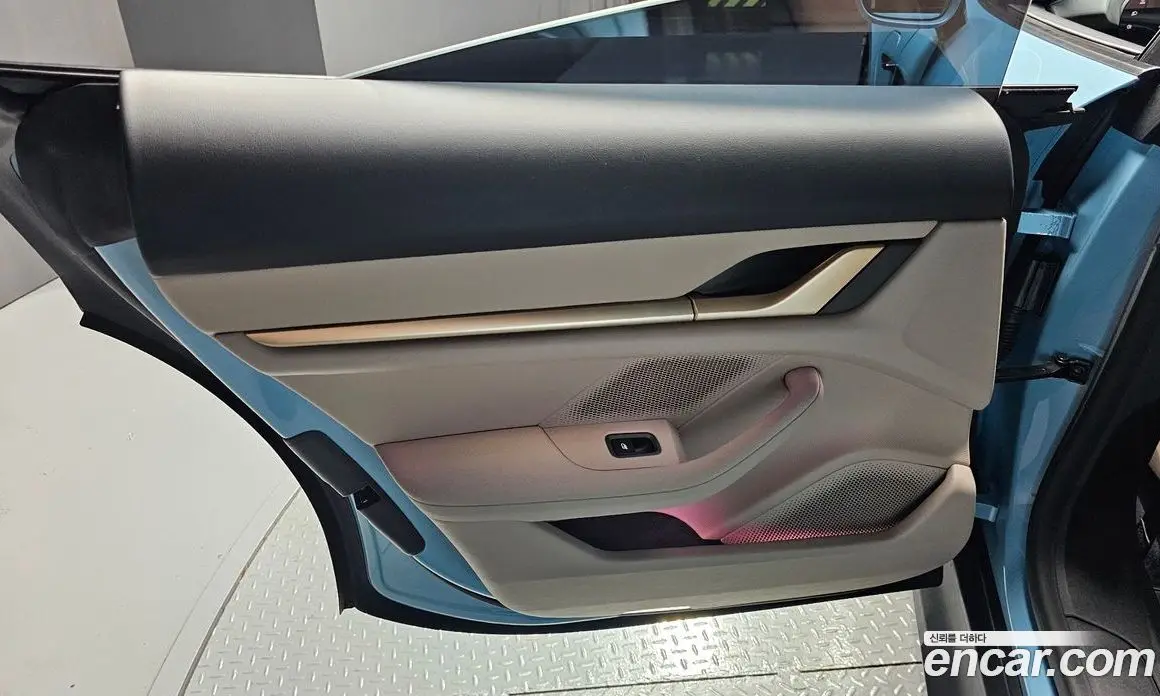 Porsche Taycan 2023 0.1 автомат (гидро), фото 15