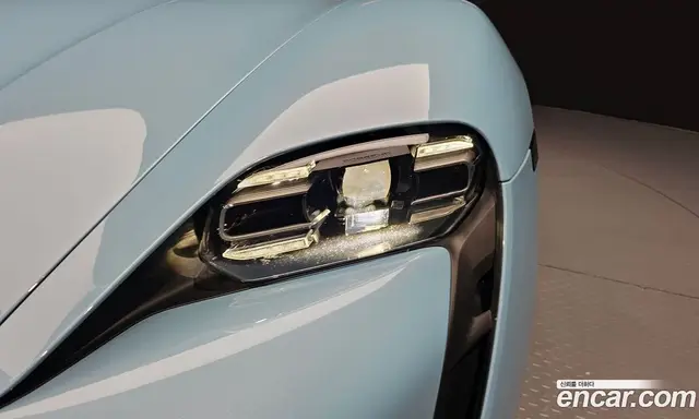 Porsche Taycan 2023 0.1 автомат (гидро), миниатюра 8