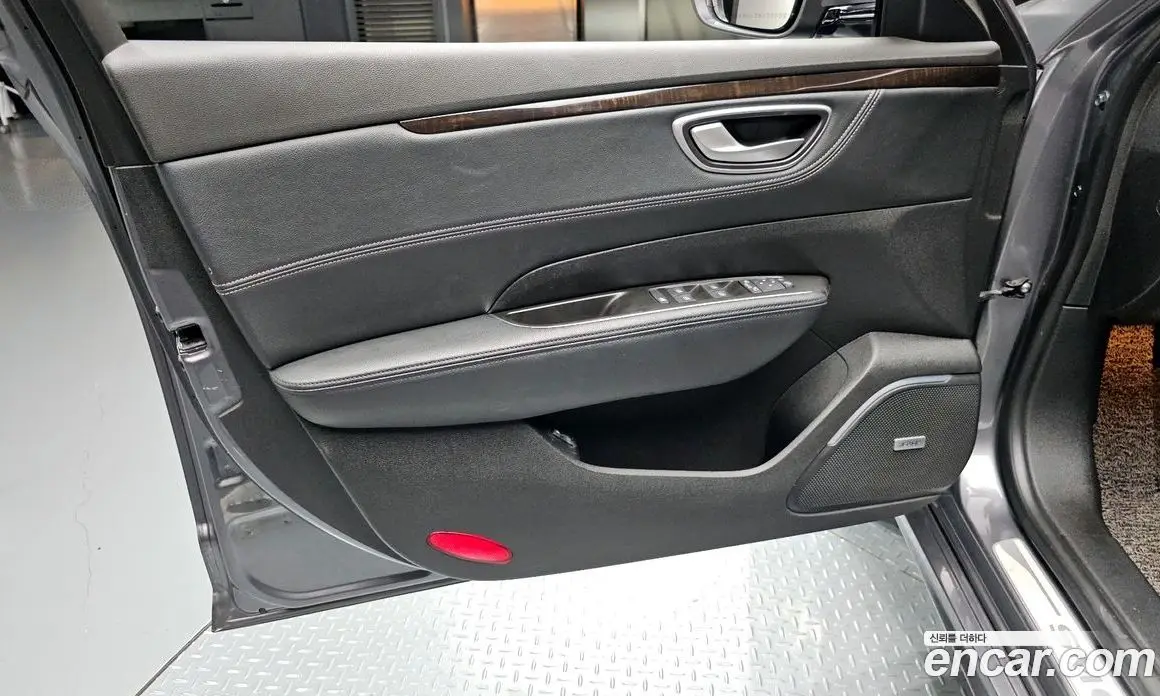 Renault (Samsung) SM6 2016 2.0 автомат (гидро), фото 14 Renault (Samsung) SM6 2016 2.0 автомат (гидро), фото 14