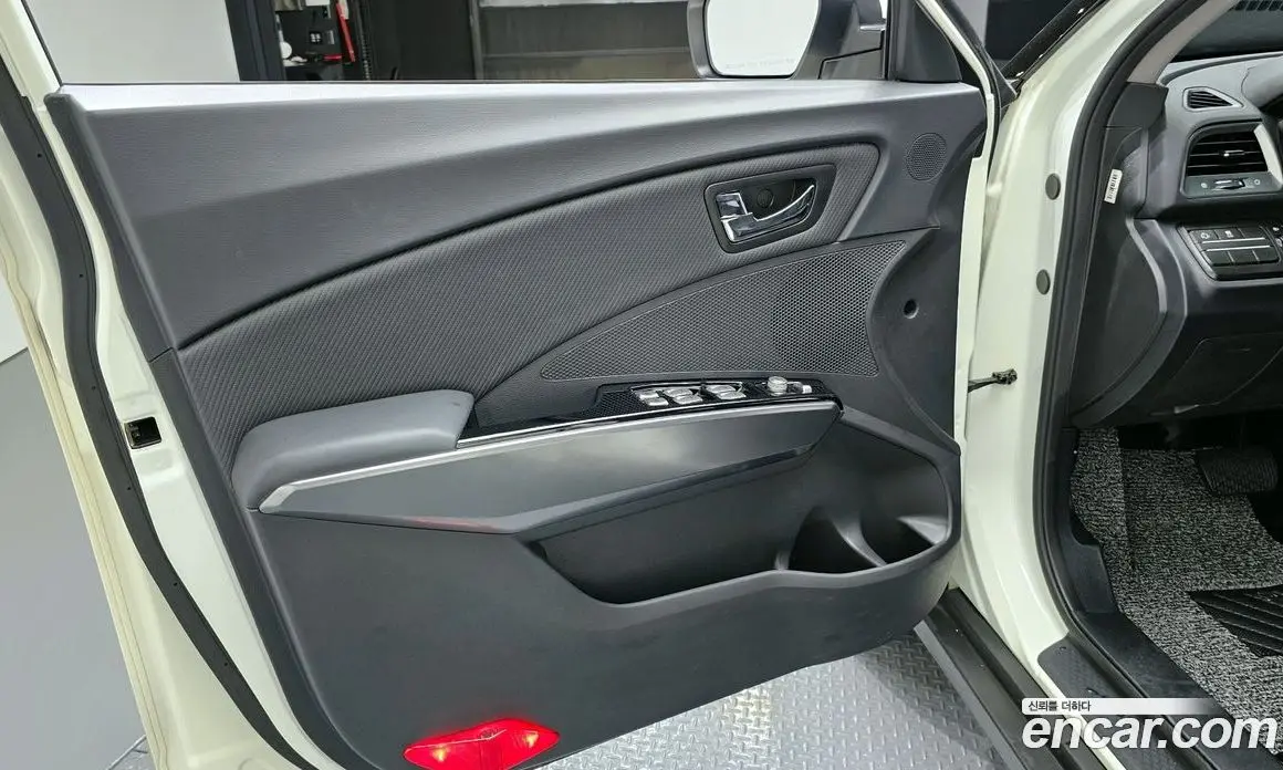 SsangYong TIBOLI 2018 1.6 автомат (гидро), фото 13