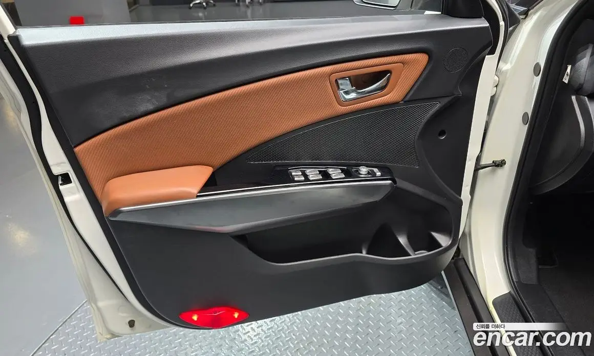SsangYong TIBOLI 2018 1.6 автомат (гидро), фото 14