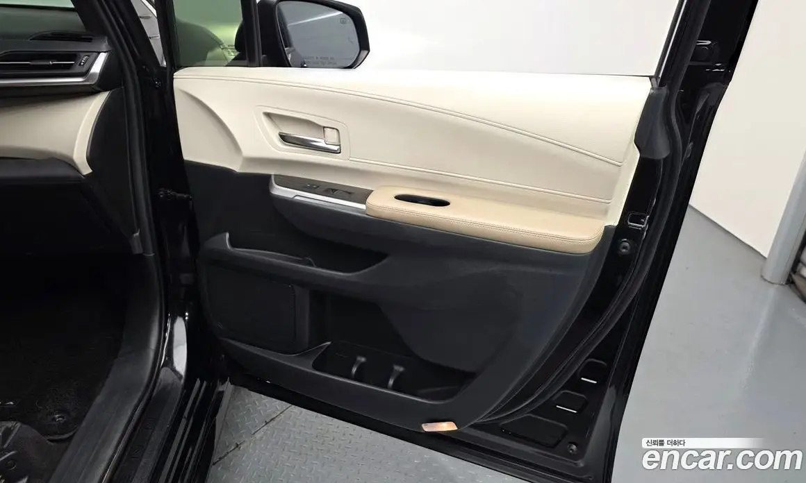 Toyota Sienna 2022 2.5 автомат (гидро), фото 13