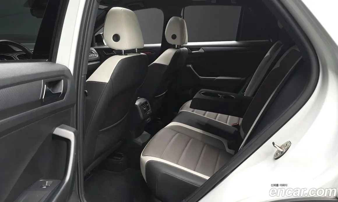 Volkswagen T-Roc 2022 2.0 автомат (гидро), фото 17 Volkswagen T-Roc 2022 2.0 автомат (гидро), фото 17