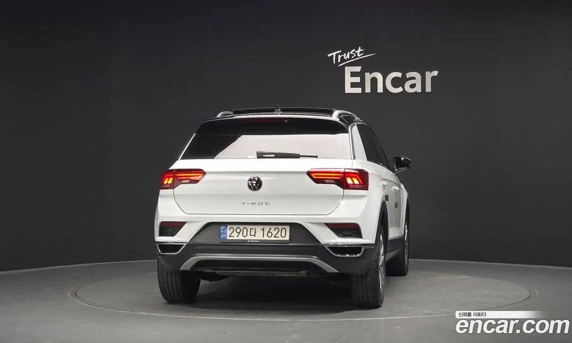 Volkswagen T-Roc 2022 2.0 автомат (гидро), фото 4 Volkswagen T-Roc 2022 2.0 автомат (гидро), фото 4