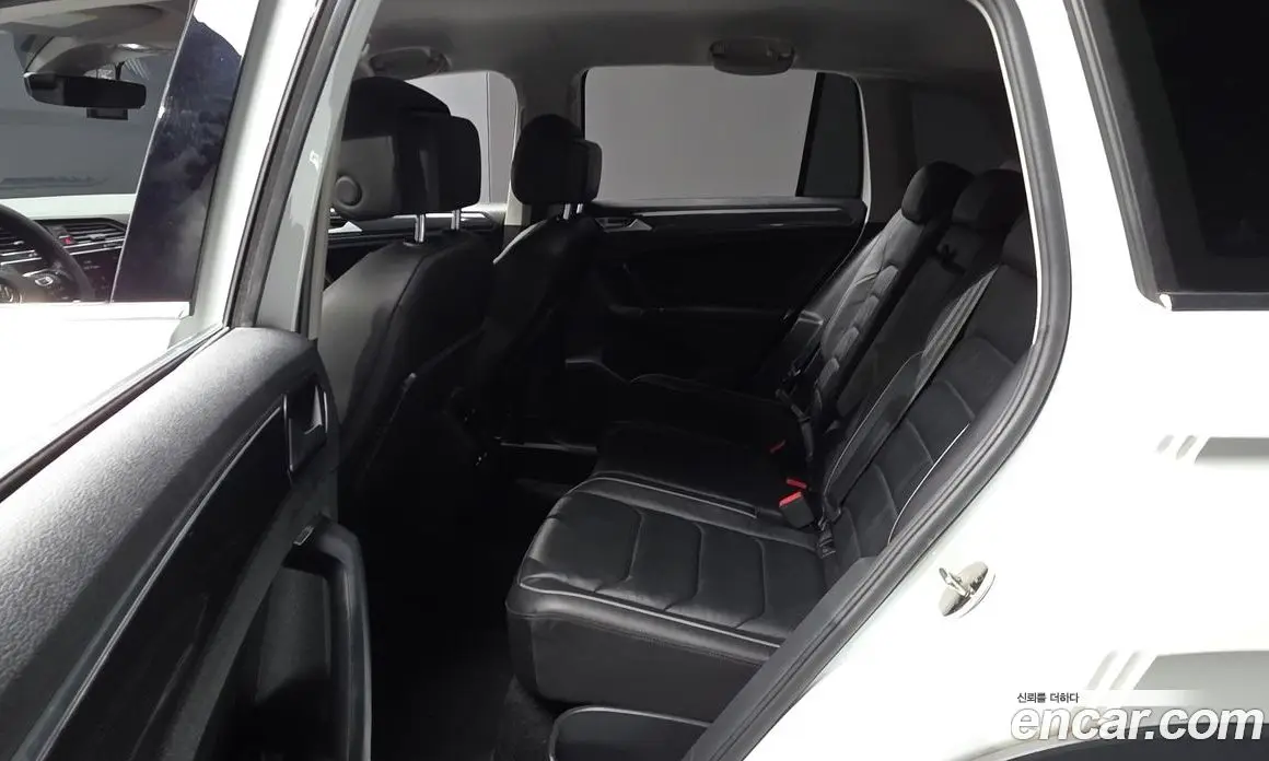 Volkswagen Tiguan 2018 2.0 автомат (гидро), фото 16